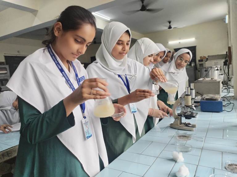 BIOLOGY LAB